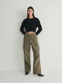 zielone-jeansy-wide-leg-z-kieszeniami-cargo-reserved-xl