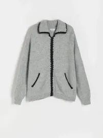 szary-sweter-z-zapieciem-na-zamek-reserved-l