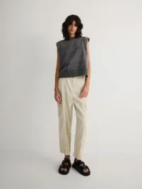 kremowe-spodnie-typu-cargo-reserved-l