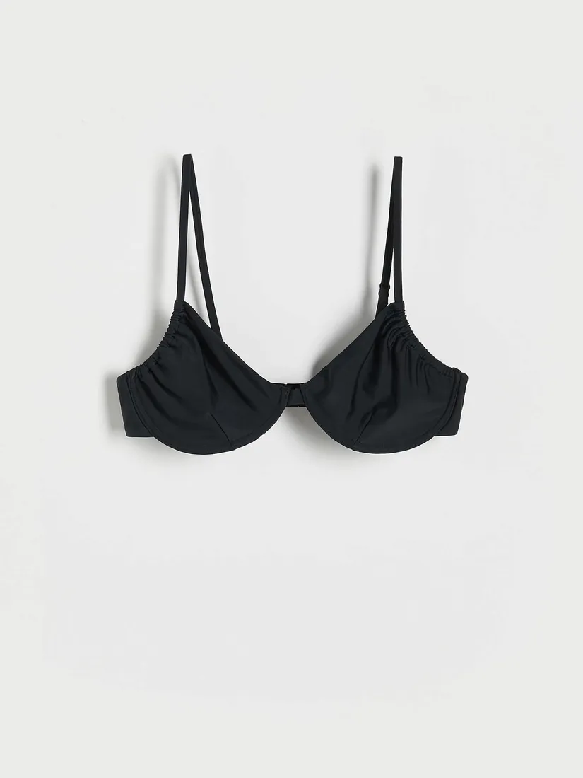 czarna-gora-od-bikini-reserved-s-stan-nowy