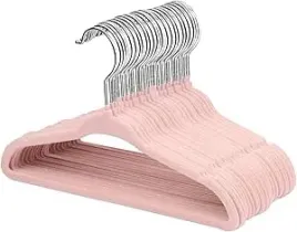 wieszaki-na-ubrania-dzieciece-30-sztuk-velvet-jasnorozowe-karbowane