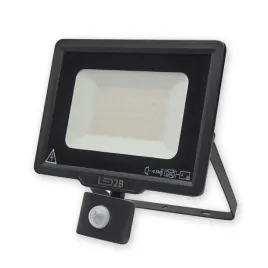 naswietlacz-led-oprawa-halogenowa-z-czujnikiem-ruchu-50w-4000lm-czarna-ip44