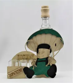 urodziny-karafka-z-kieliszkami-zolnierz-prezent