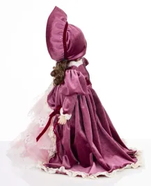 wysoka-dekoracyjna-porcelanowa-lalka-kolekcjonerska-w-balowej-sukni