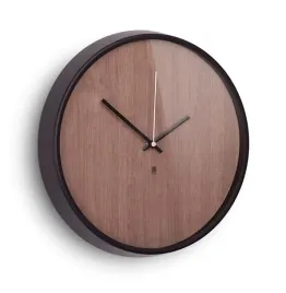 zegar-scienny-madera-brazowy-umbra