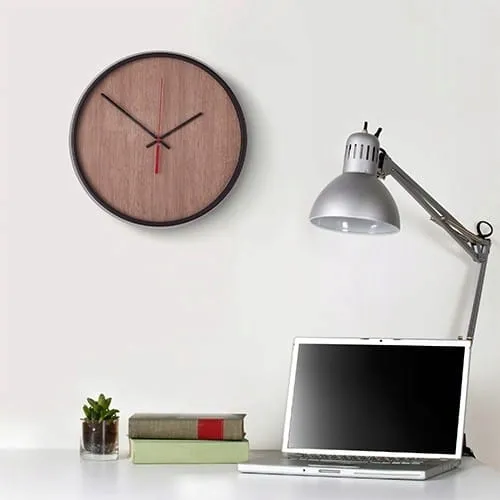 zegar-scienny-madera-brazowy-umbra