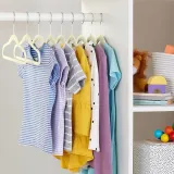 wieszak-wiszacy-amazon-basic-odcienie-bezu-kolor-mebla-odcienie-bezu