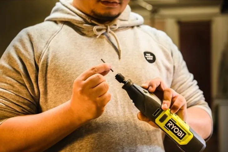 ryobi-frez-z-weglikow-spiekanych-32-mm-w-ksztalcie-wloczni-srednica-trzpienia-32mm