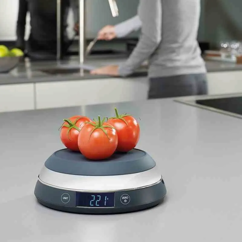 waga-cyfrowa-szara-lcd-switchscale-joseph-joseph