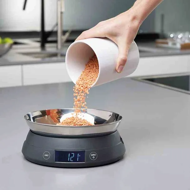 waga-cyfrowa-szara-lcd-switchscale-joseph-joseph-maksymalne-obciazenie-5-kg