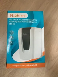 bezdotykowe-dozownik-do-mydla-nascienny-650-ml-bialy