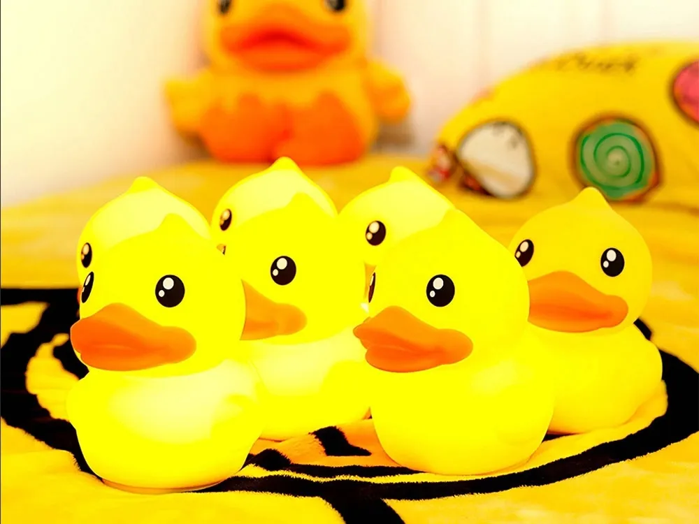 lampka-nocna-dla-dzieci-led-silikonowa-rgb-dotykowa-usb-miekka-kaczka-aku-bohater-brak