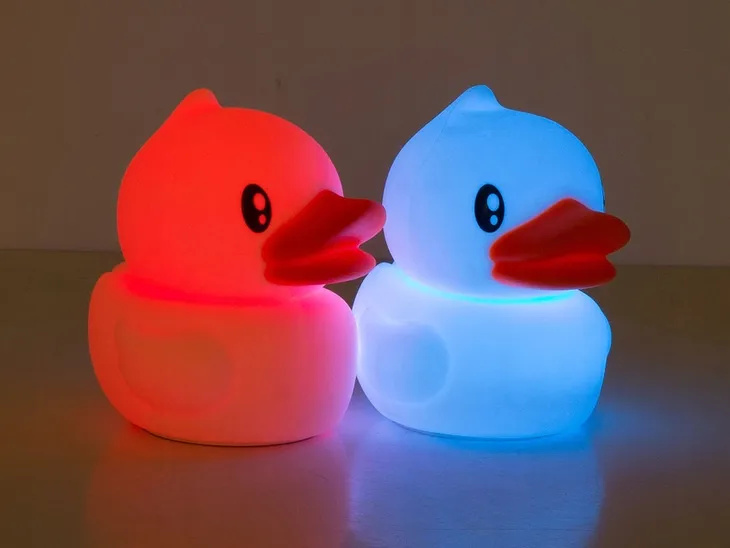 lampka-nocna-dla-dzieci-led-silikonowa-rgb-dotykowa-usb-kaczka-aku-pilot-waga-z-opakowaniem-0-264-kg