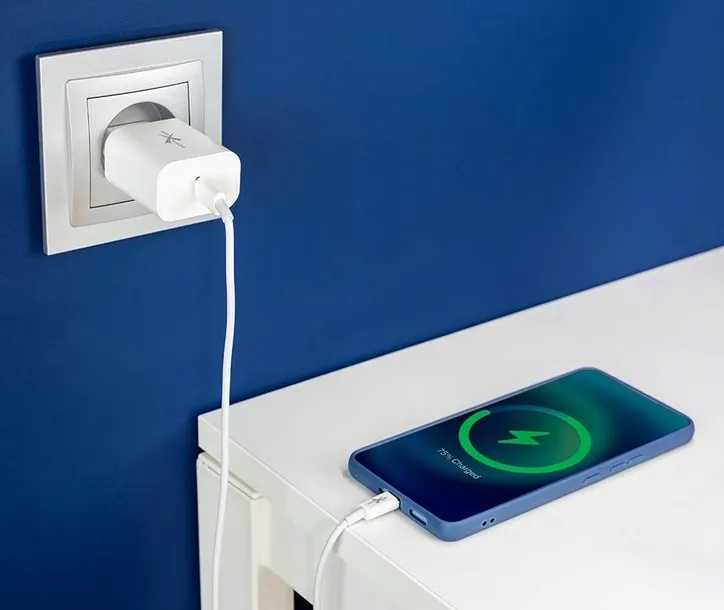 ladowarka-elworld-ios-usb-2xusb-prezent-marka-elworld-kolor-bialy