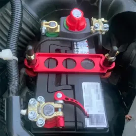 rozlacznik-glowny-akumulatora-wylacznik-pradu-klema-bezpieczenstwo-12v-48v