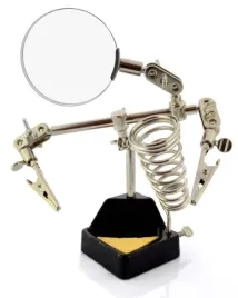 uchwyt-z-lupa-i-podstawka-pod-lutownice-trzecia-reka