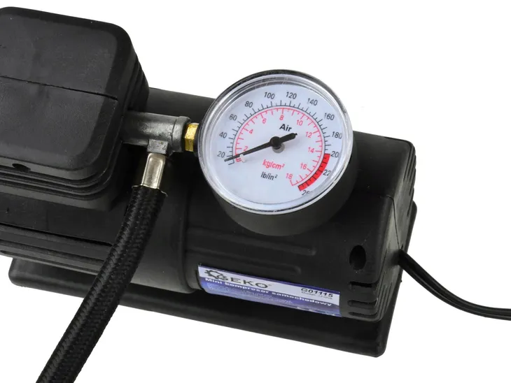 mini-kompresor-samochodowy-sprezarka-pompka-12v-marka-geko