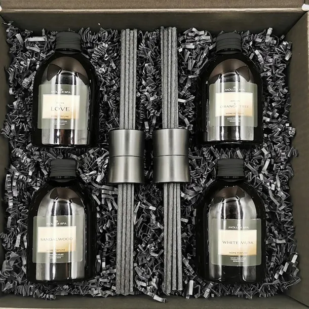 4-x-250ml-mix-zapach-drzewno-orientalny-do-domu-patyczki-zestaw-prezentowy-marka-moller-spa-pojemnosc-1000-ml
