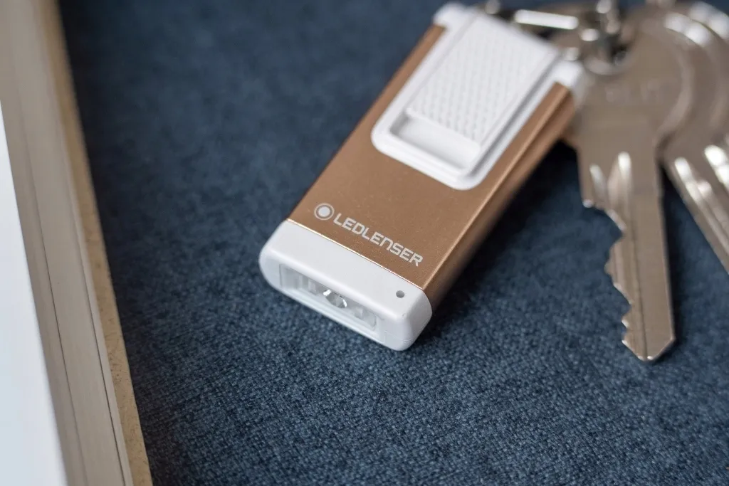 latarka-ledlenser-k4r-usb-gold-brelok-do-kluczy-waga-20-g