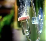 dyfuzor-co2-neo-clip-l-23mm-akrylowy-z-kolankiem-mikro-babelki-do-akwarium-waga-z-opakowaniem-0-07-kg-marka-neo