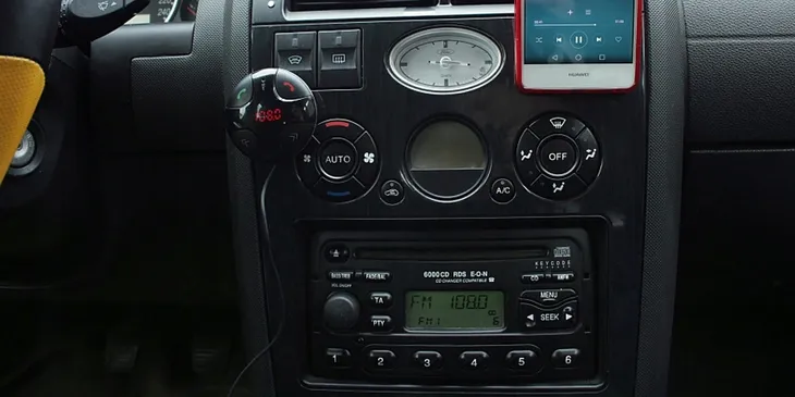 transmiter-fm-forever-tr-310-bt-usb-marka-forever-zasilanie-gniazdo-zapalniczki-samochodowej-12v