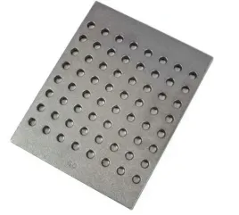 ruszt-zeliwny-dziurkowany-do-kominka-pieca-kominkowy-38x35