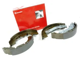 szczeki-hamulcowe-opel-corsa-d-e-adam-fiat-punto-grande-punto-brembo