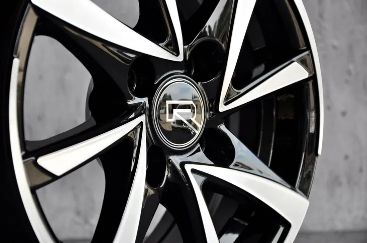 felgi-14-daihatsu-trevis-yrv-liczba-felg-w-ofercie-4-szt