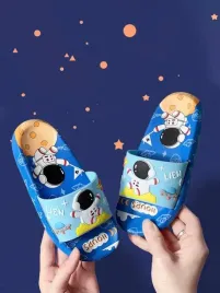 xc16308-shein-klapki-chlopiece-nadruk-astronauta-17-315