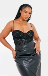 fc25304-prettylittlething-koronkowy-top-na-ramiaczkach-17-52