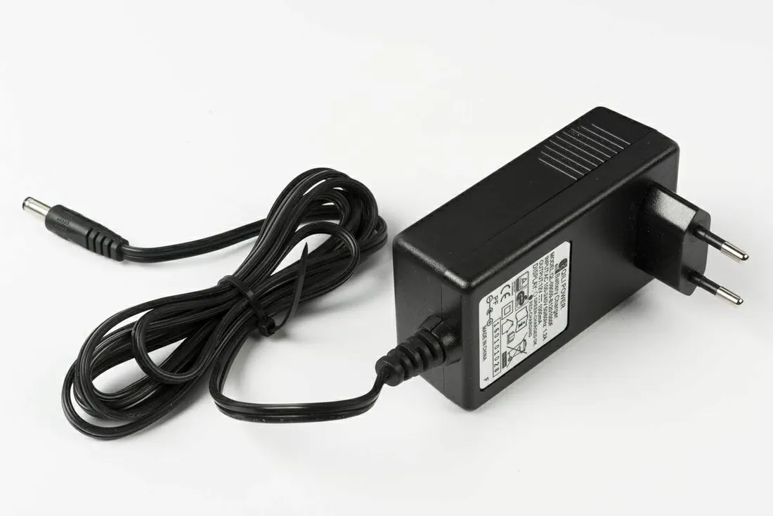 ladowarka-do-hulajnogi-razor-e90-power-core-s80