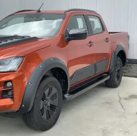 poszerzenia-nadkoli-blotnikow-nakladki-na-nadkola-isuzu-d-max-20-24