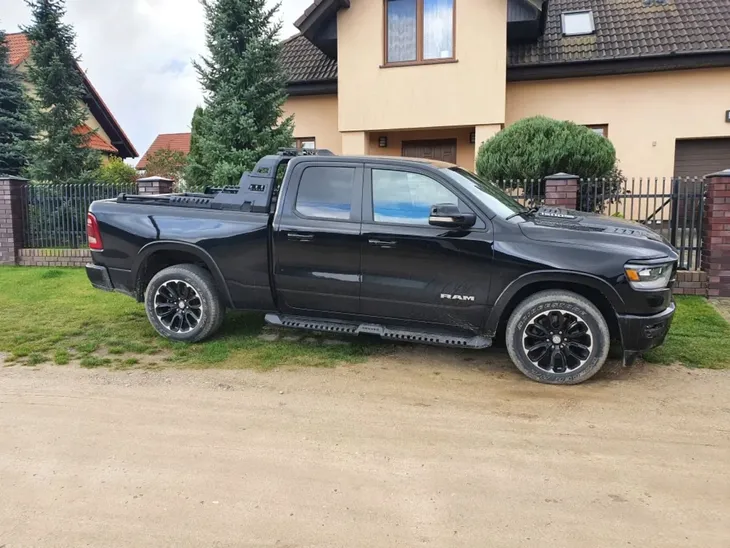 stopnie-boczne-progi-model-x-dodge-ram-1500-2019-producent-czesci-timbernet