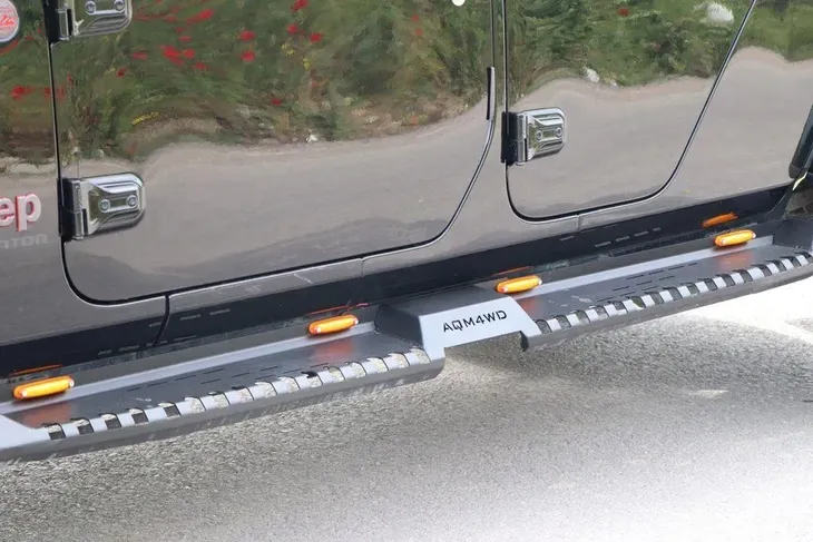 stopnie-boczne-progi-model-x-jeep-gladiator-waga-z-opakowaniem-30-kg