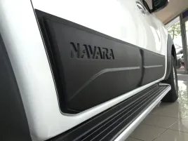 nissan-navara-d23-nakladki-na-drzwi-dokladki-np300
