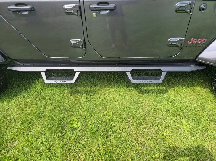 stopnie-boczne-progi-model-t-jeep-gladiator-stan-nowy-waga-z-opakowaniem-30-kg