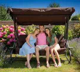 rodzinna-hustawka-ogrodowa-z-daszkiem-czekoladowy-tekstylina-2x1-regulo