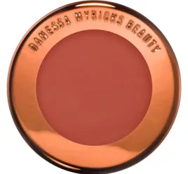 danessa-myricks-beauty-yummy-skin-blurring-balm-powder-flushed-tonujacy-bal