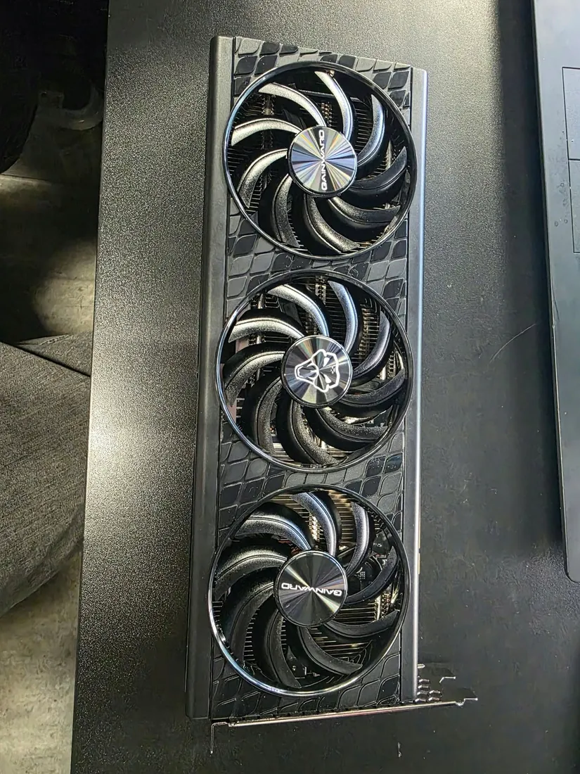 karta-graficzna-gainward-geforce-rtx-5060-python-iii-oc-8-gb