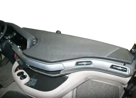 duza-polka-z-mata-antyposlizgowa-do-daf-xf-xg-xg-2021