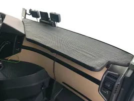 duza-polka-z-mata-antyposlizgowa-do-mercedes-actros-antos-arocs