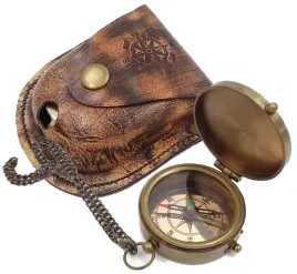 zamykany-kompas-z-lancuszkiem-w-skorzanym-etui-c-64