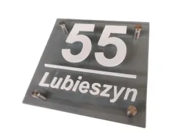 tablica-numer-domu-posesji-dzialki-tabliczka-z-plexi-bzb-8mm-litery-biale-5