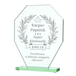 statuetka-szklana-z-grawerem-na-prezent-projekt