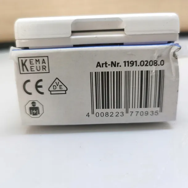 gniazdo-elektryczne-scienne-kopp-bialy-kolor-bialy