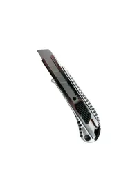 noz-do-tapet-metalowy-18mm-painter