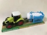 traktor-z-maszyna-rolnicza