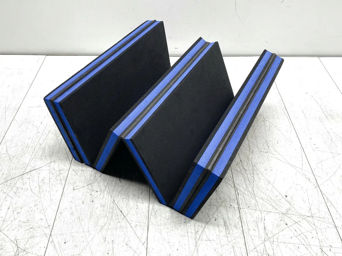 mata-do-pracy-na-kolanach-bgs-74483-stan-powystawowy