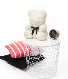 rose-bear-mis-z-roz-prezent-upominek-niespodzianka-25cm-bialy