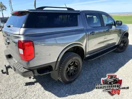 zabudowa-paki-hardtop-ford-ranger-2023-szyby-uchylne